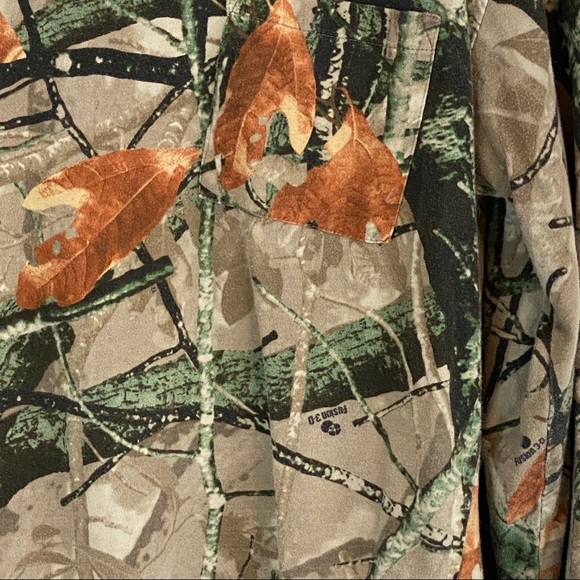 Outfitters Ridge Long Sleeve Camo Tee Shirt Men's Size Large Front Pocket Soft - Picture 3 of 7